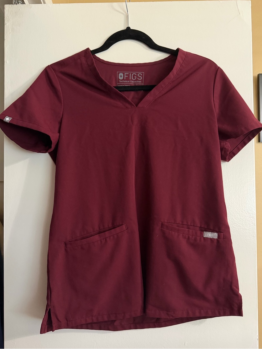 Figs Women's V-Neck Scrub Top in Burgundy